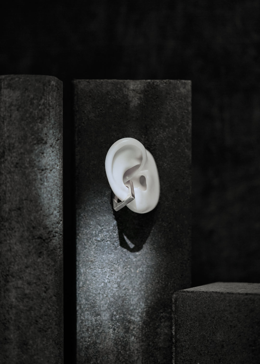 Silver Ear cuff Sina - Product Photo Ear